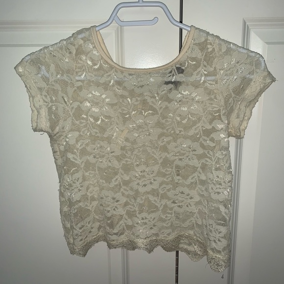 Aritzia Dilema lace cream crop top - Picture 2 of 3